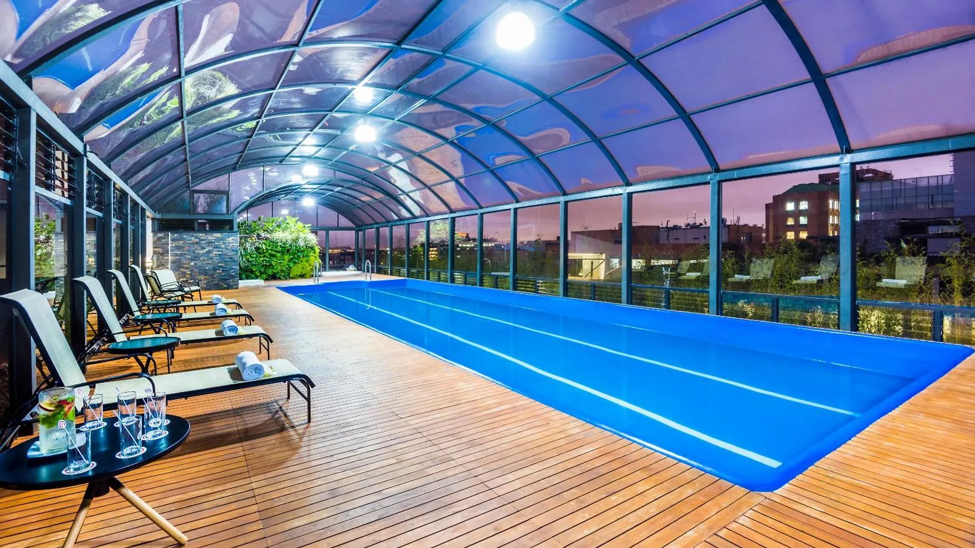 Doubletree By Hilton Bogota Calle 100,Co קולומביה